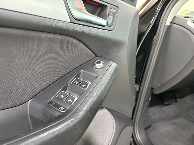 Audi Q5 2.0TDI/quattro/AHK/Kamera/Totwinkel/PDC — photo 11