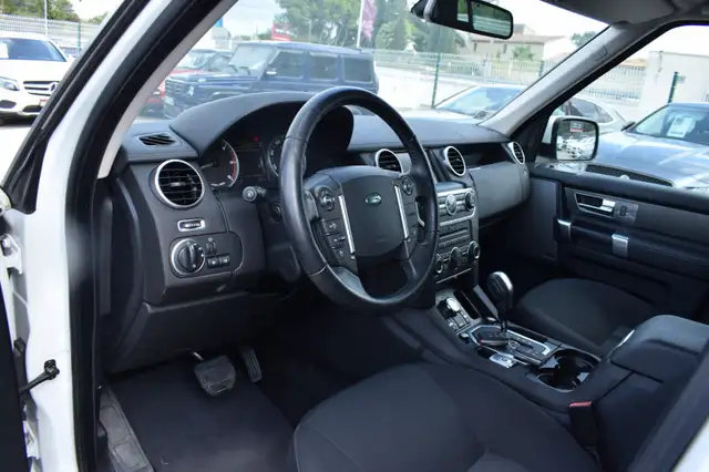 Land Rover Discovery view 20