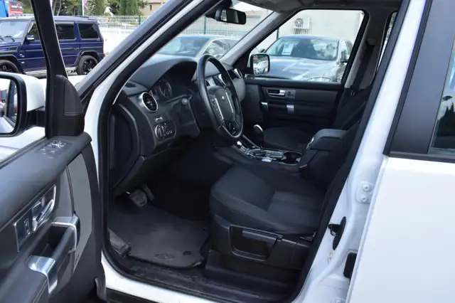 Land Rover Discovery view 19