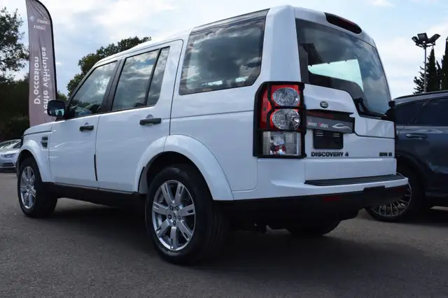 Land Rover Discovery view 16