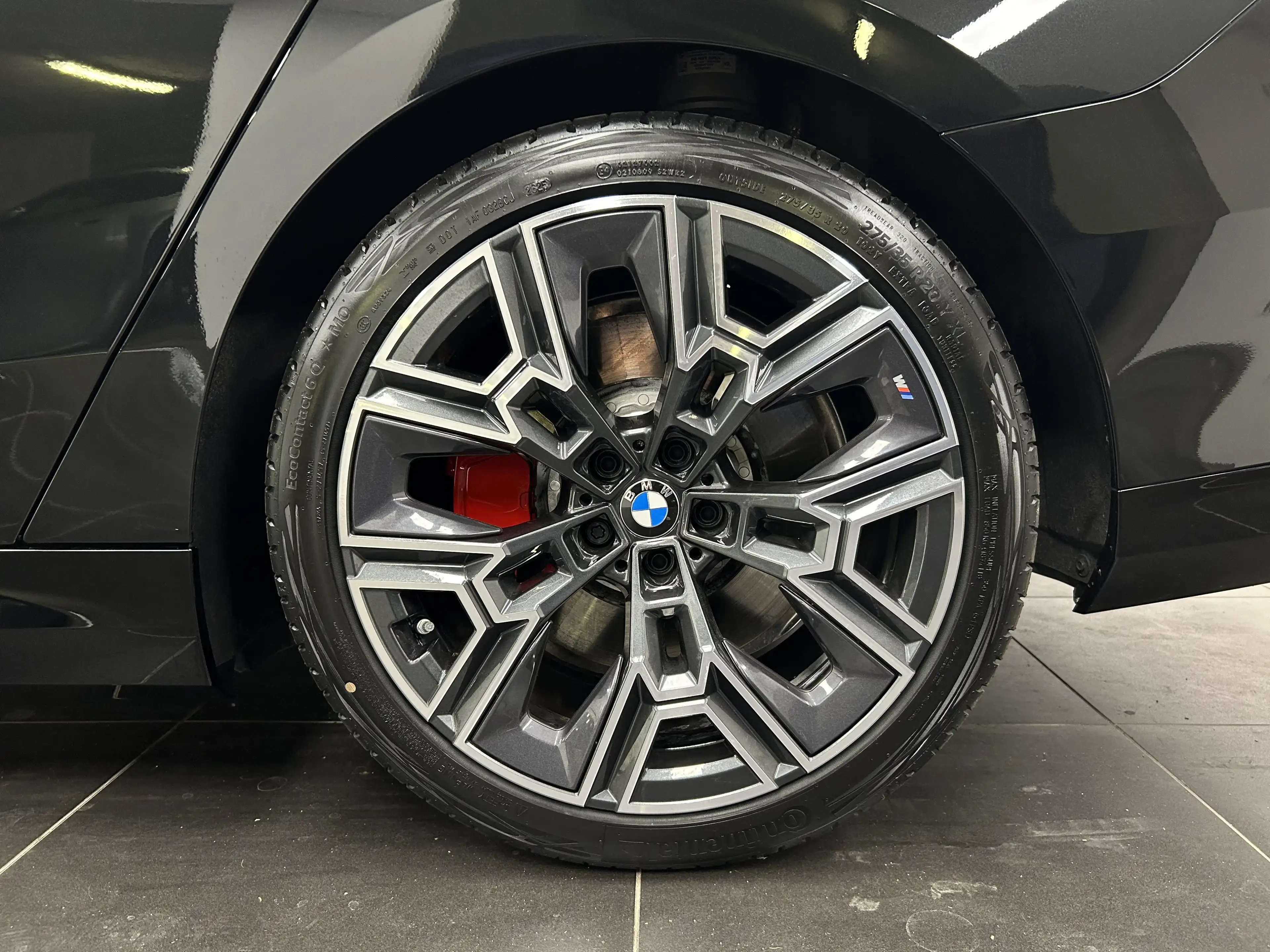 BMW 550 e xDrive Limousine — photo 7
