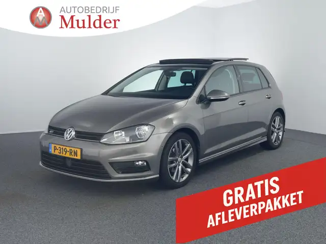 Volkswagen Golf 1.2 TSI Connected Series R-line | Pano | ACC |Carp