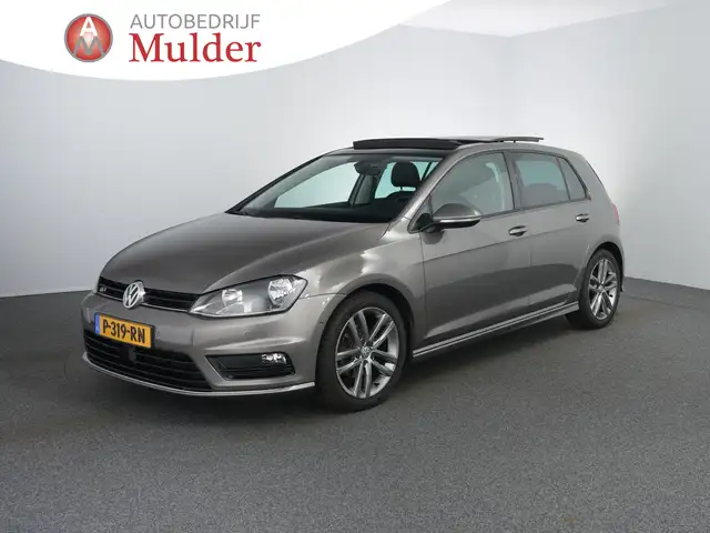 Volkswagen Golf 1.2 TSI Connected Series R-line | Pano | ACC |Carp