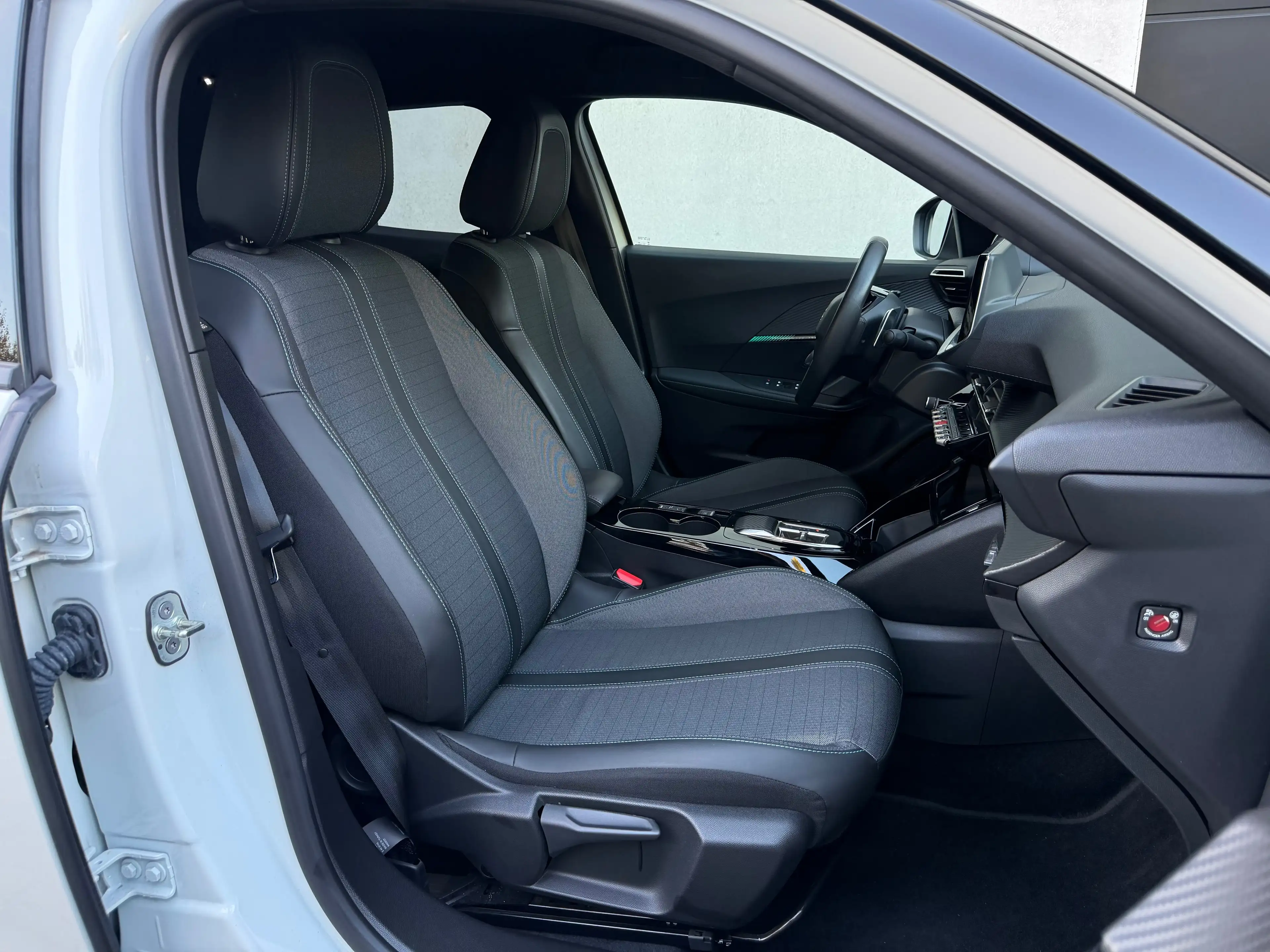 Peugeot 2008 1.2 Allure BOÎTE AUTO/GPS/CAMÉRA/CLIM — photo 13