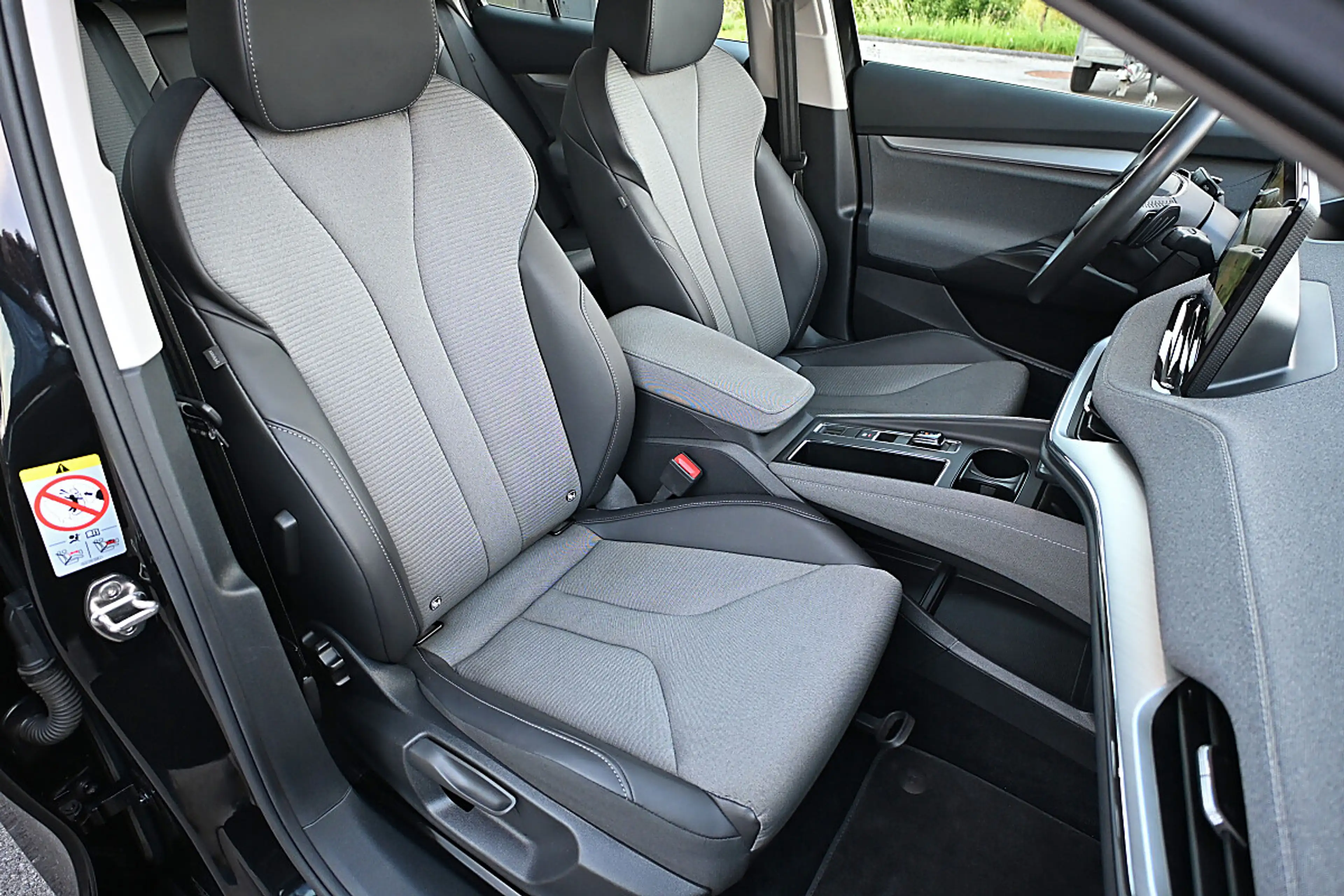 Skoda Enyaq iV 80 82kWh ACC, LED, Navi, Sportfahrwerk, Kame... — photo 8