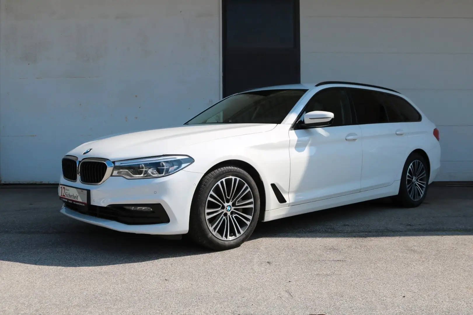 BMW 530 d Touring*A.*Sport-Line* Driving Assistant P. Weiß - 1