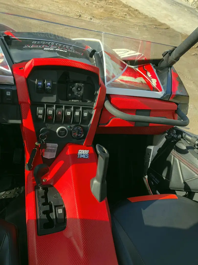 Can-Am Maverick Rojo - 2