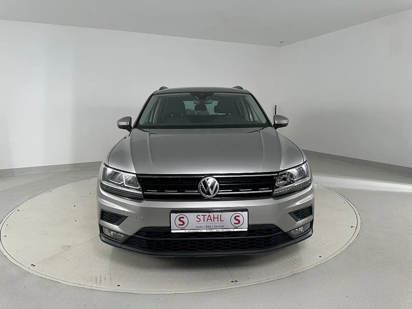 Volkswagen Tiguan Tiguan 1,5 TSI ACT Comfortline Grau - 2