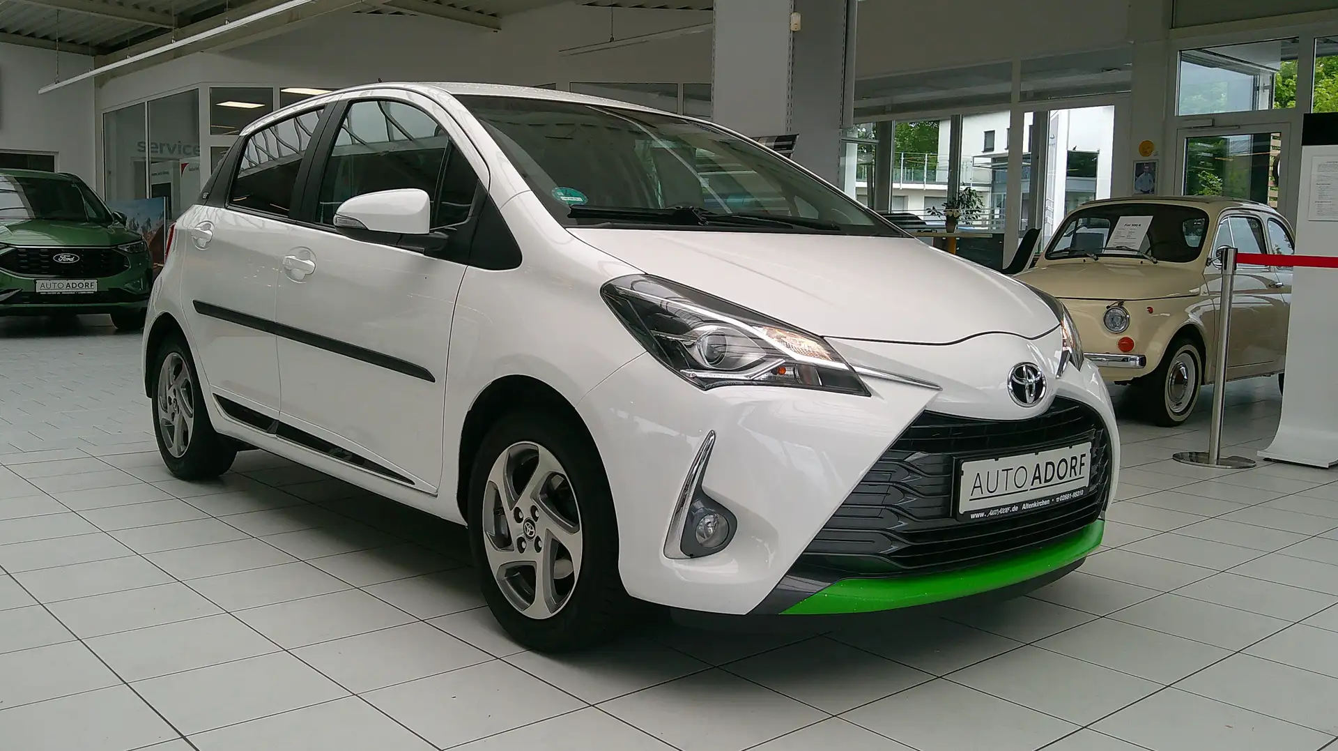 Toyota Yaris Yaris 1,5-Dual-VVT-iE Y20 Weiß - 1