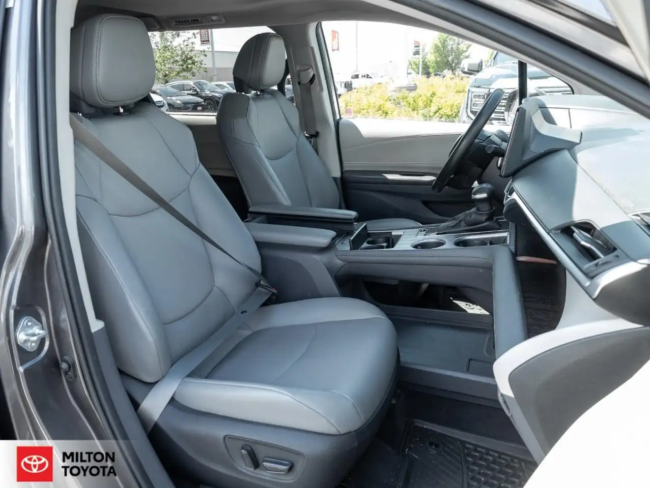 Toyota Sienna снимка Toyota Sienna