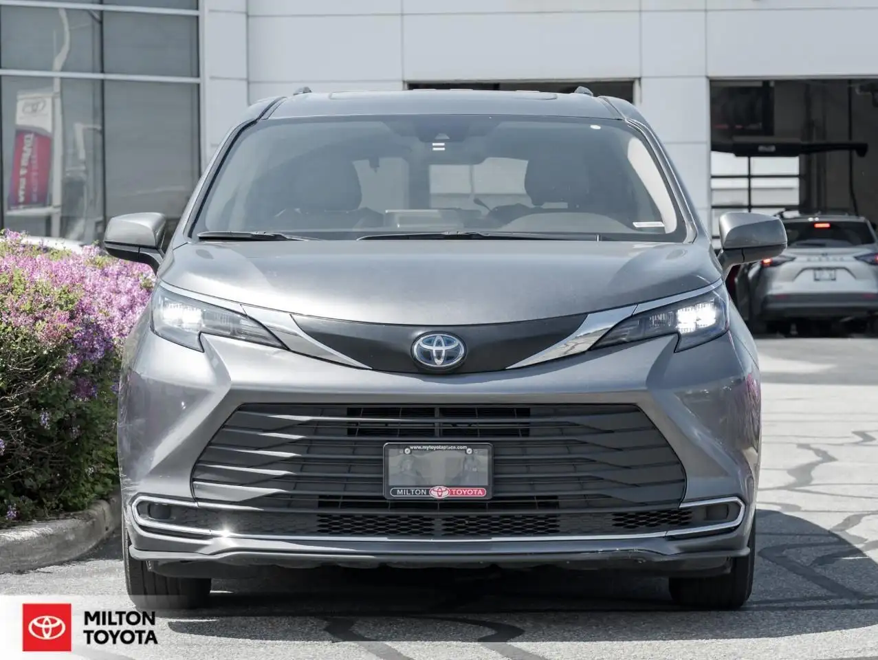 Toyota Sienna снимка Toyota Sienna