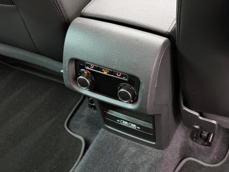 SEAT Alhambra 1.4 TSI XCELLENCE/7-SITZE/2xELEK-ST/ACC/KEYL/AHK — photo 14