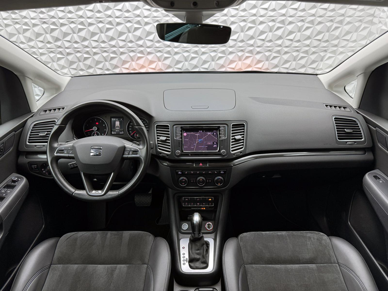 SEAT Alhambra 1.4 TSI XCELLENCE/7-SITZE/2xELEK-ST/ACC/KEYL/AHK — photo 9