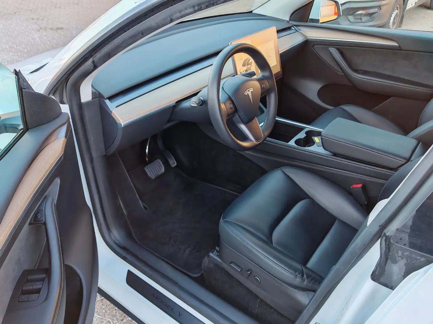 Tesla Model Y LongRange AWD / AHK Blanc - 2