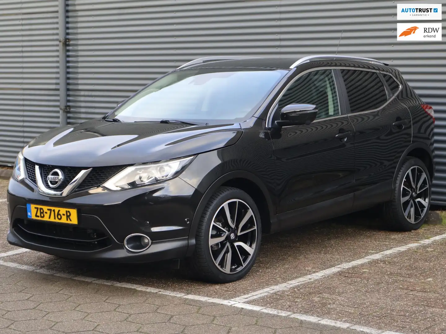 Nissan Qashqai 1.2 Tekna|Pano|360|Automaat|Leder|Vol opties! Zwart - 1