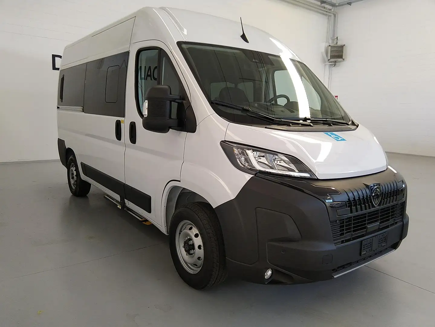 Peugeot Boxer Trasporto Disabili con Sollevatore BlueHdi 140 S&S Bianco - 1