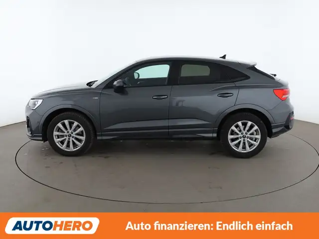 Audi Q3 view 3