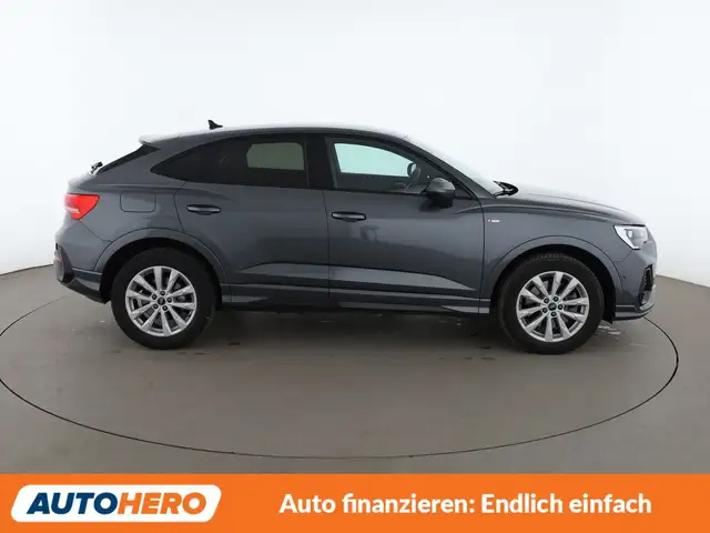 Audi Q3 view 7