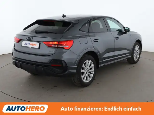 Audi Q3 view 6