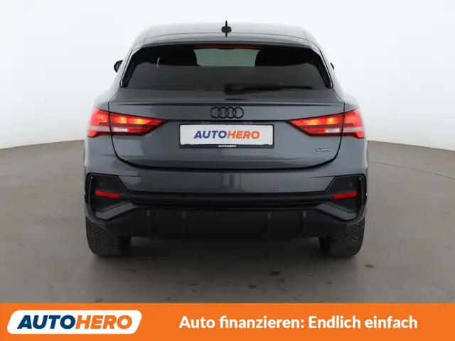 Audi Q3 view 5