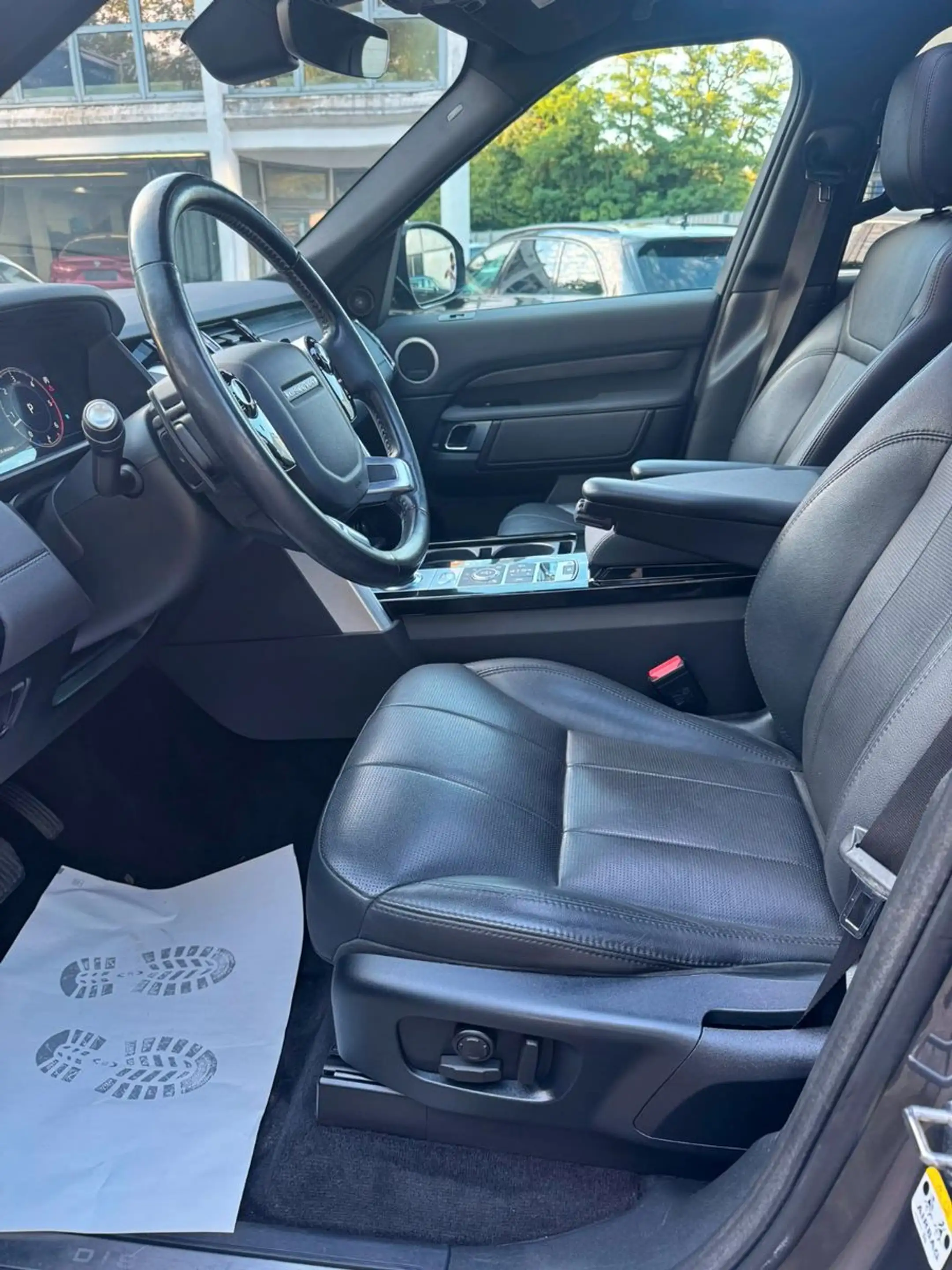 Land Rover Discovery 5 3.0 HSE SDV6/7-Sitzer/Pano/AHK/360 — photo 12