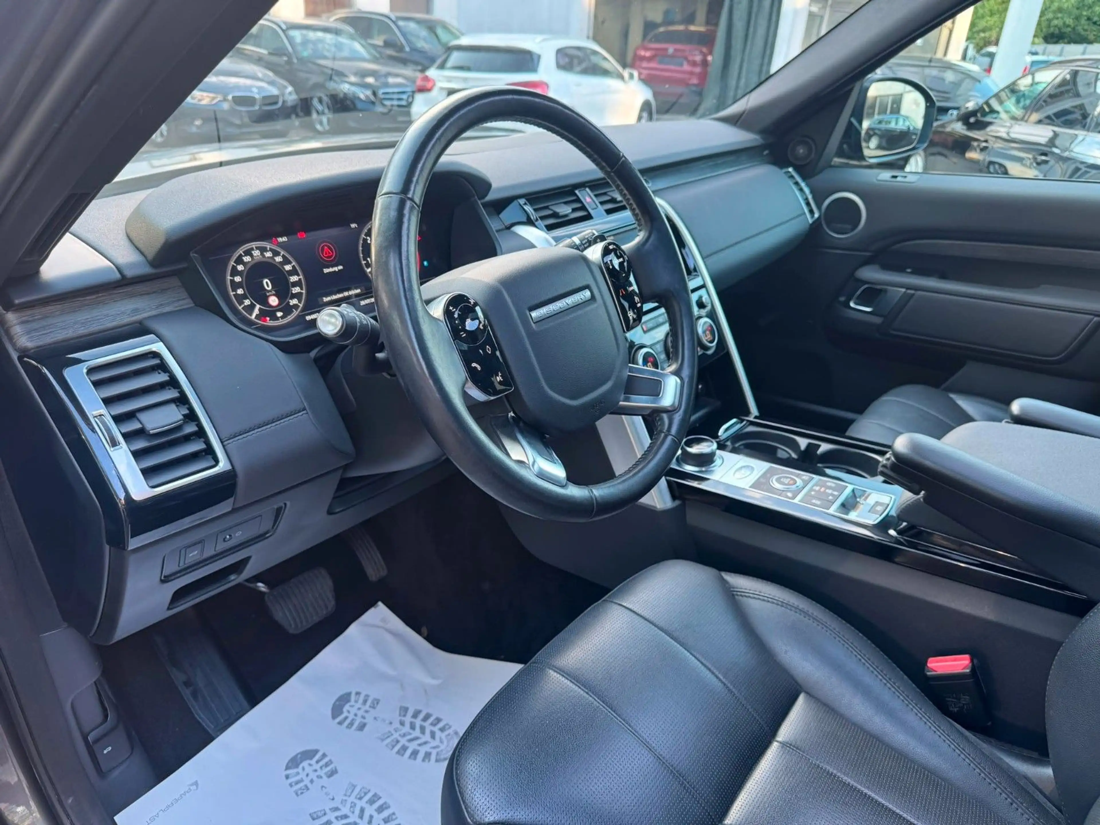 Land Rover Discovery 5 3.0 HSE SDV6/7-Sitzer/Pano/AHK/360 — photo 13