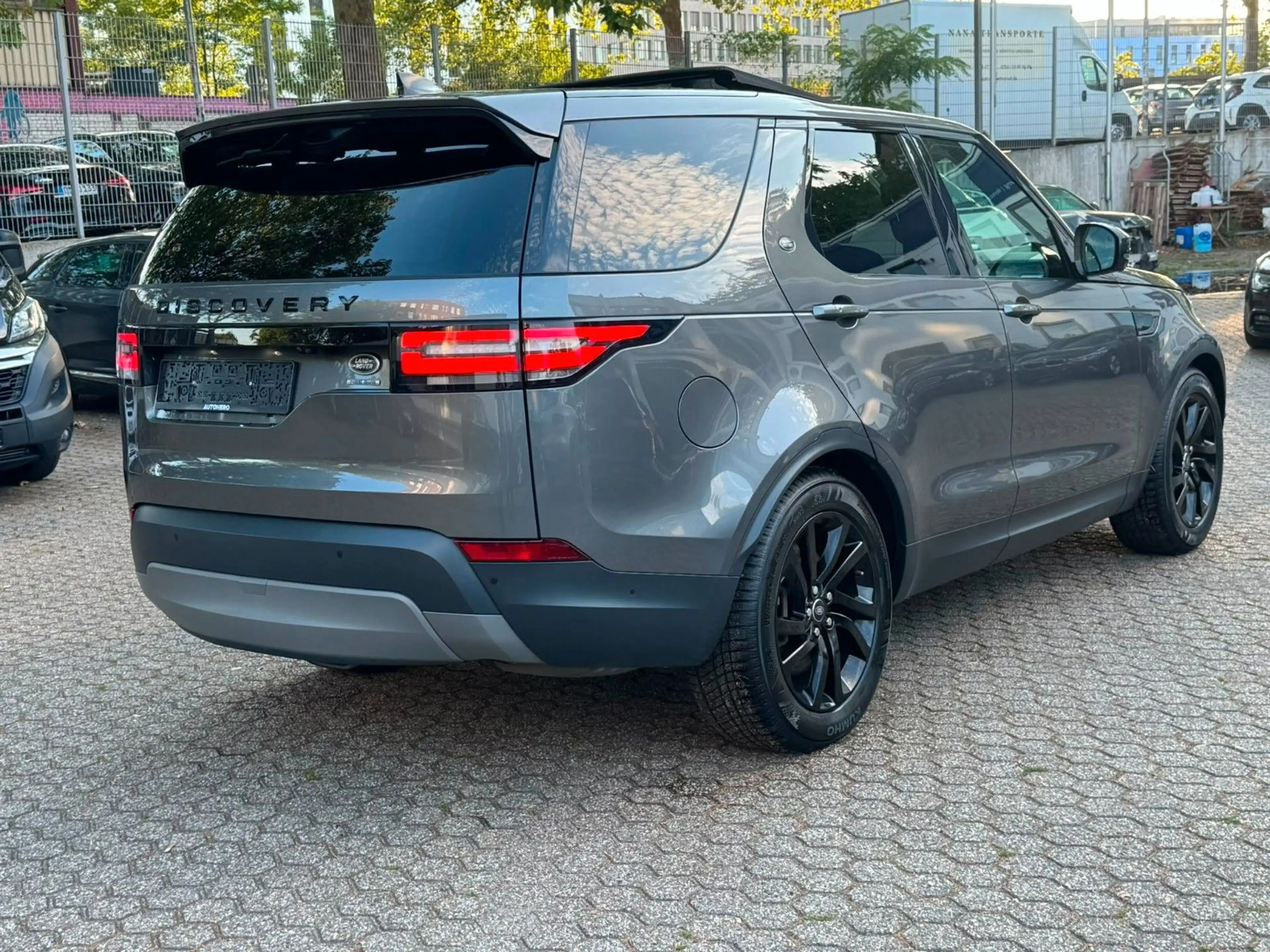 Land Rover Discovery 5 3.0 HSE SDV6/7-Sitzer/Pano/AHK/360 — photo 8