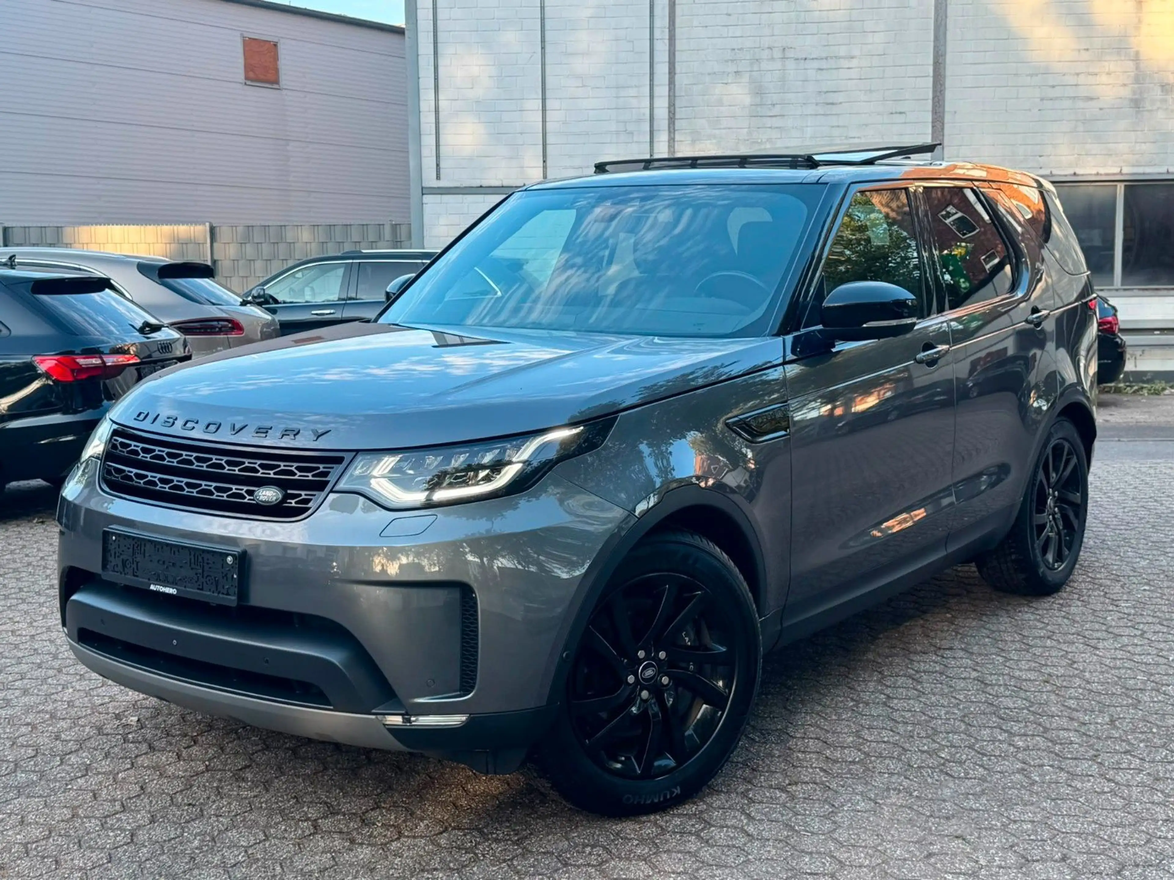 Land Rover Discovery 5 3.0 HSE SDV6/7-Sitzer/Pano/AHK/360