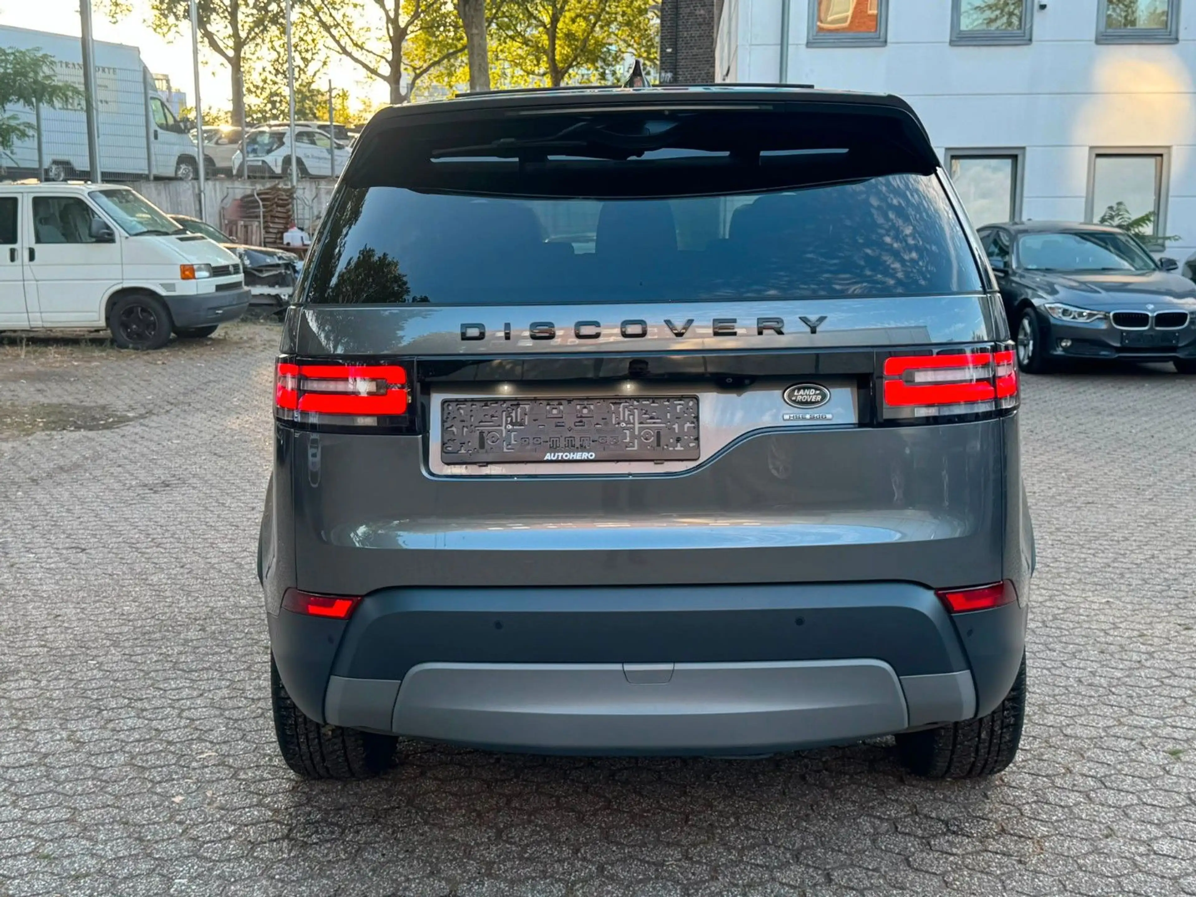 Land Rover Discovery 5 3.0 HSE SDV6/7-Sitzer/Pano/AHK/360 — photo 5