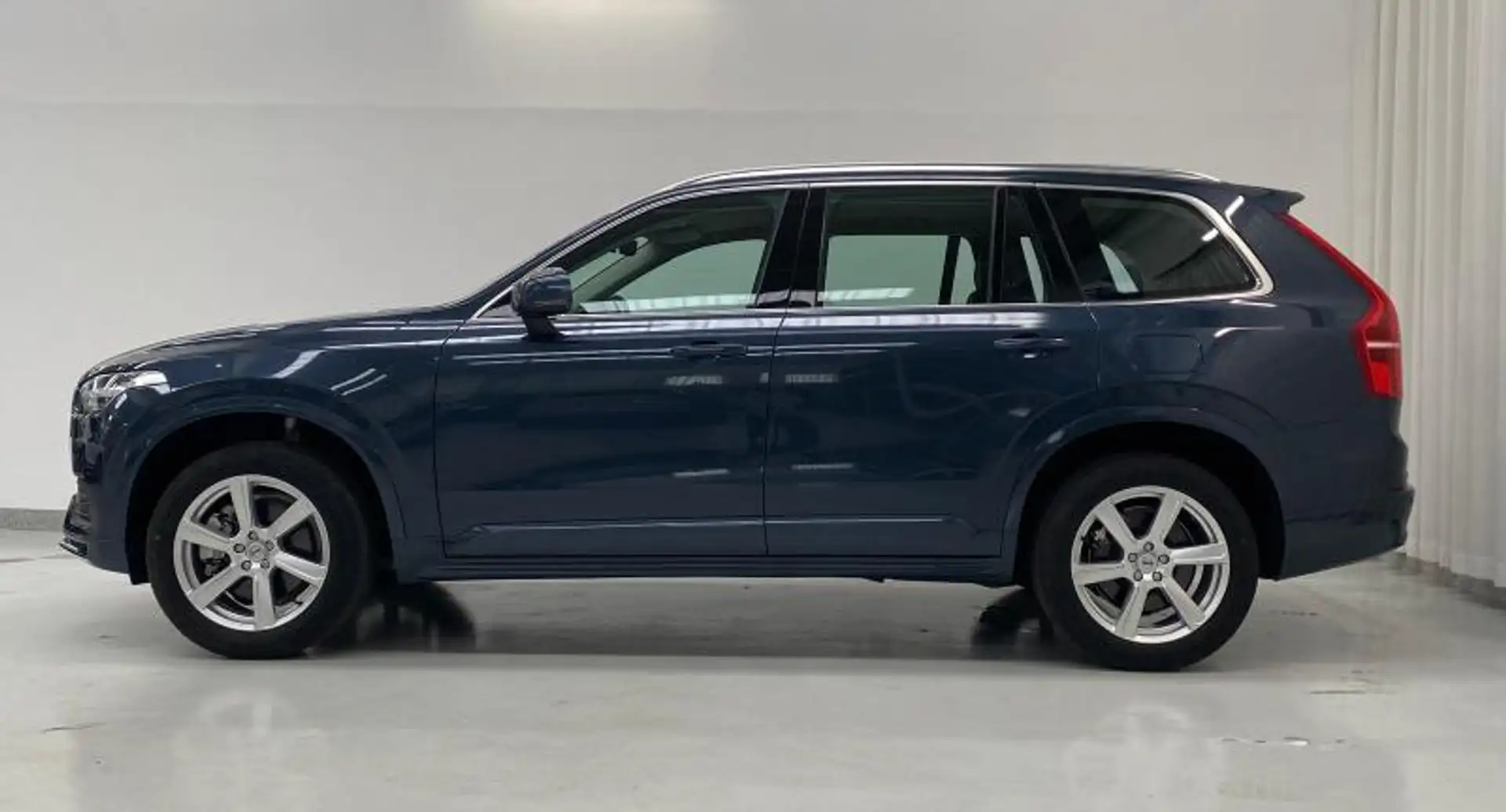 Volvo XC90 B5 AWD MILD HYBRID AUTOMATICO CORE 7 POSTI Blau - 1
