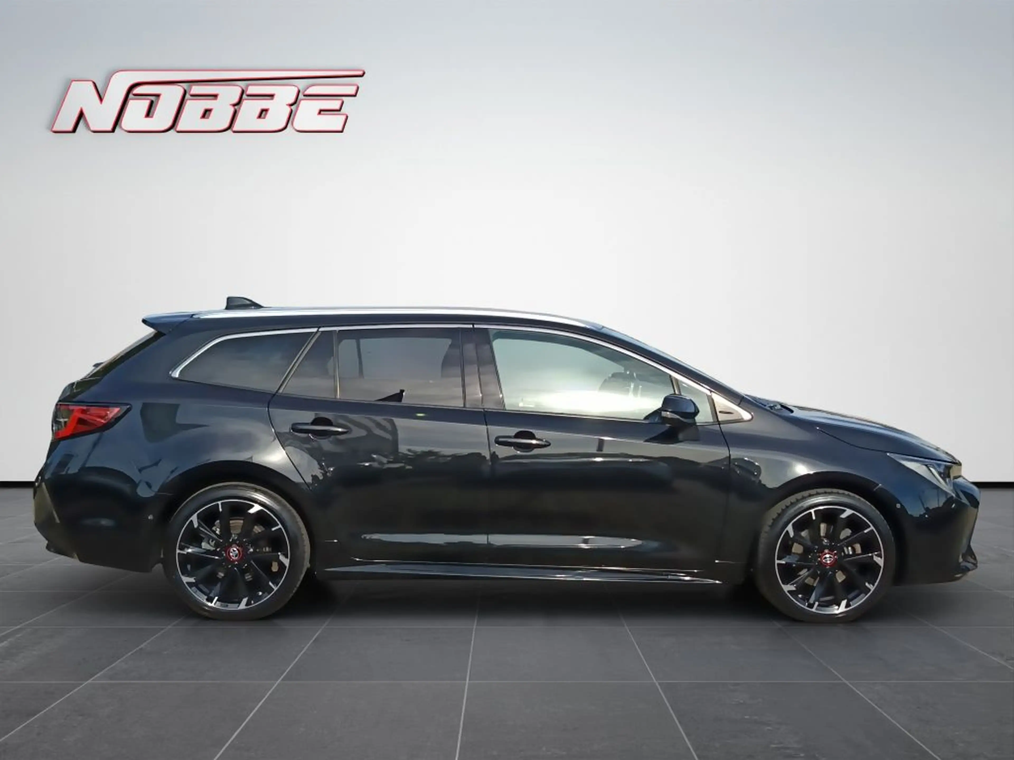 Toyota Corolla 2.0 Hybrid TS GR Sport Black Edition Skyview-Panor — photo 19