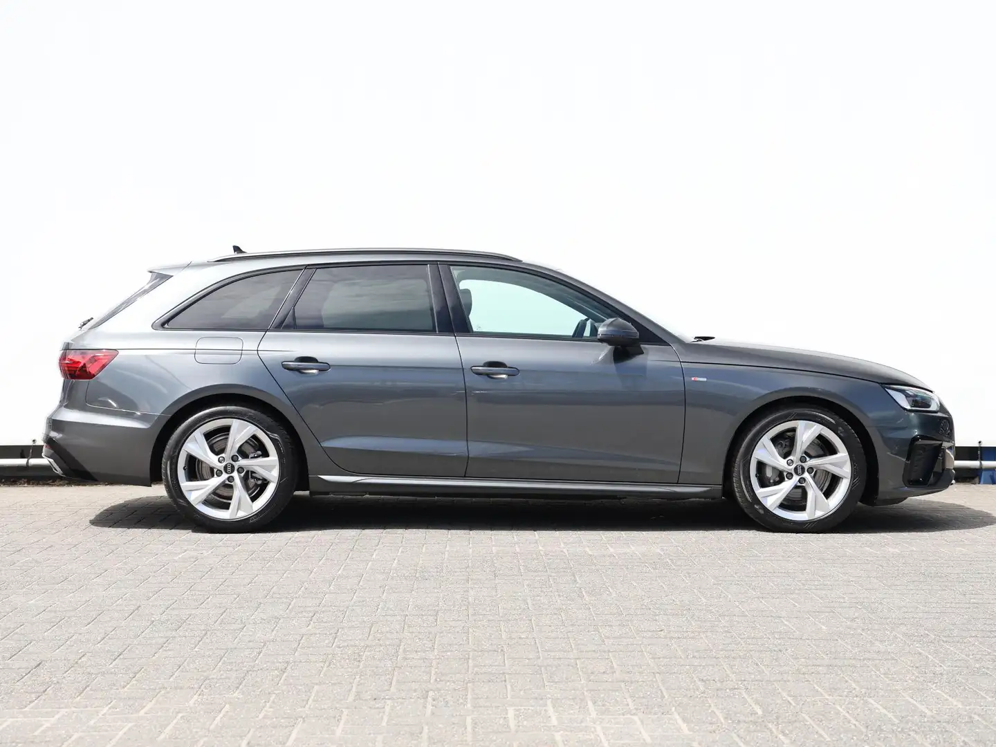Audi A4 Avant 40 TFSI Advanced Edition S-line ext. | Stoel Gris - 2
