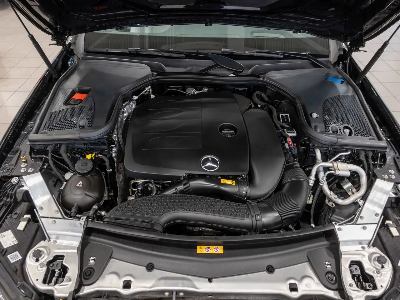 Mercedes-Benz E-Class photo Mercedes-Benz E-Class
