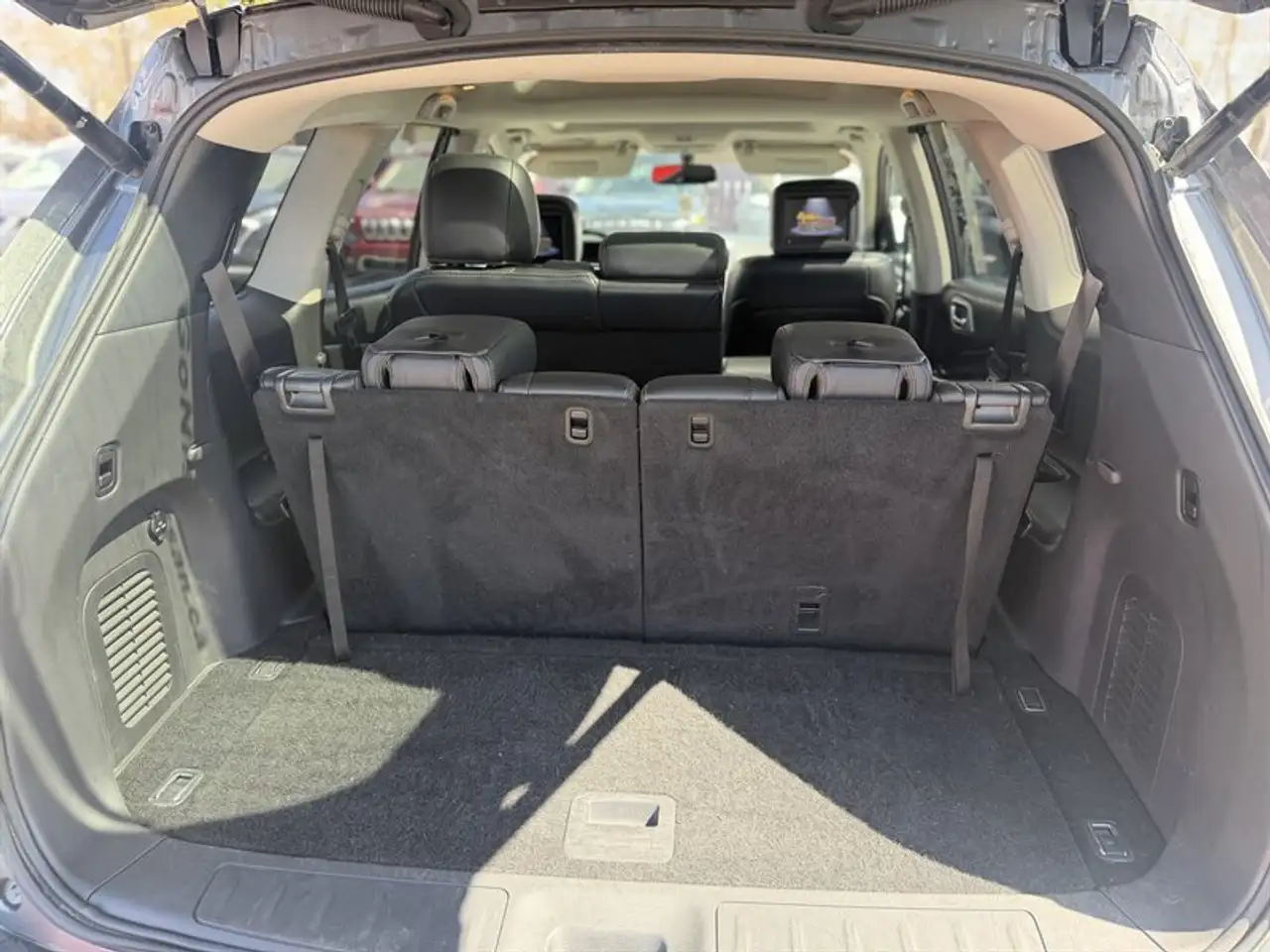 Nissan Pathfinder снимка Nissan Pathfinder