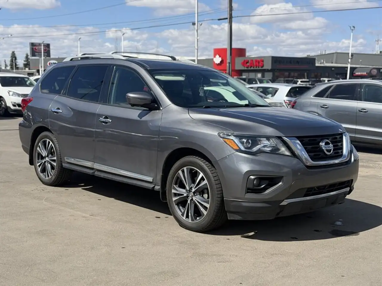 Nissan Pathfinder снимка Nissan Pathfinder