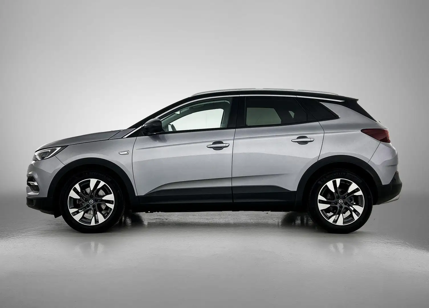 Opel Grandland X 1.2 Turbo Ultimate | Camera | Navigatie | 18" Lich Grijs - 2