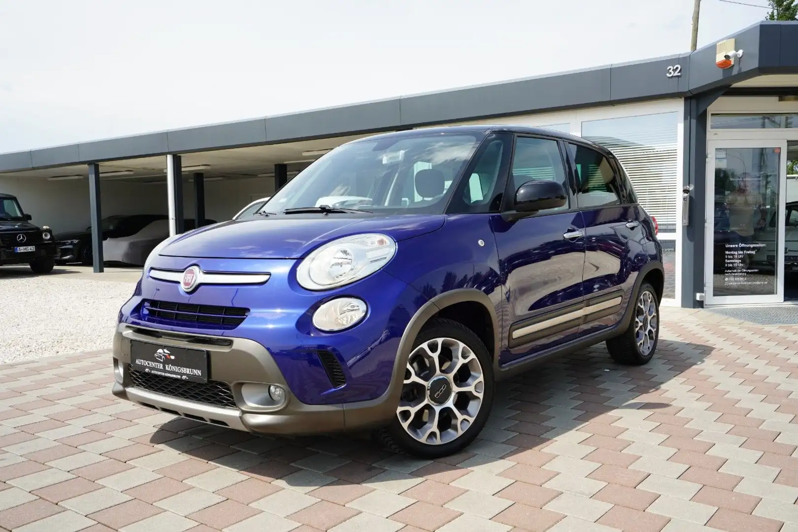 Fiat 500L Trekking*2.Hand*Tempomat*Allwetter*PDC*SHZ* Zwart - 1