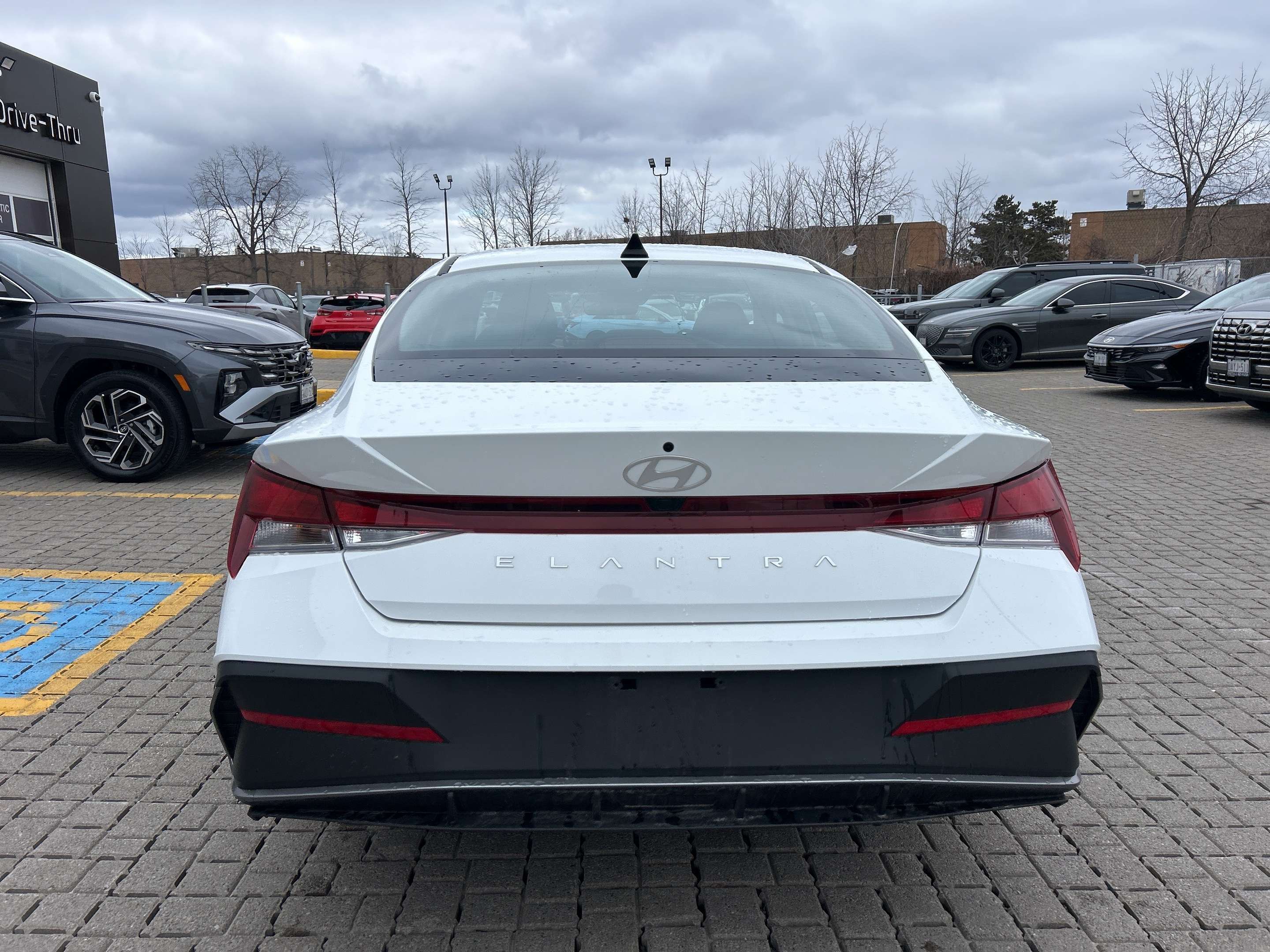2025 Hyundai Elantra Preferred IVT — снимка 1