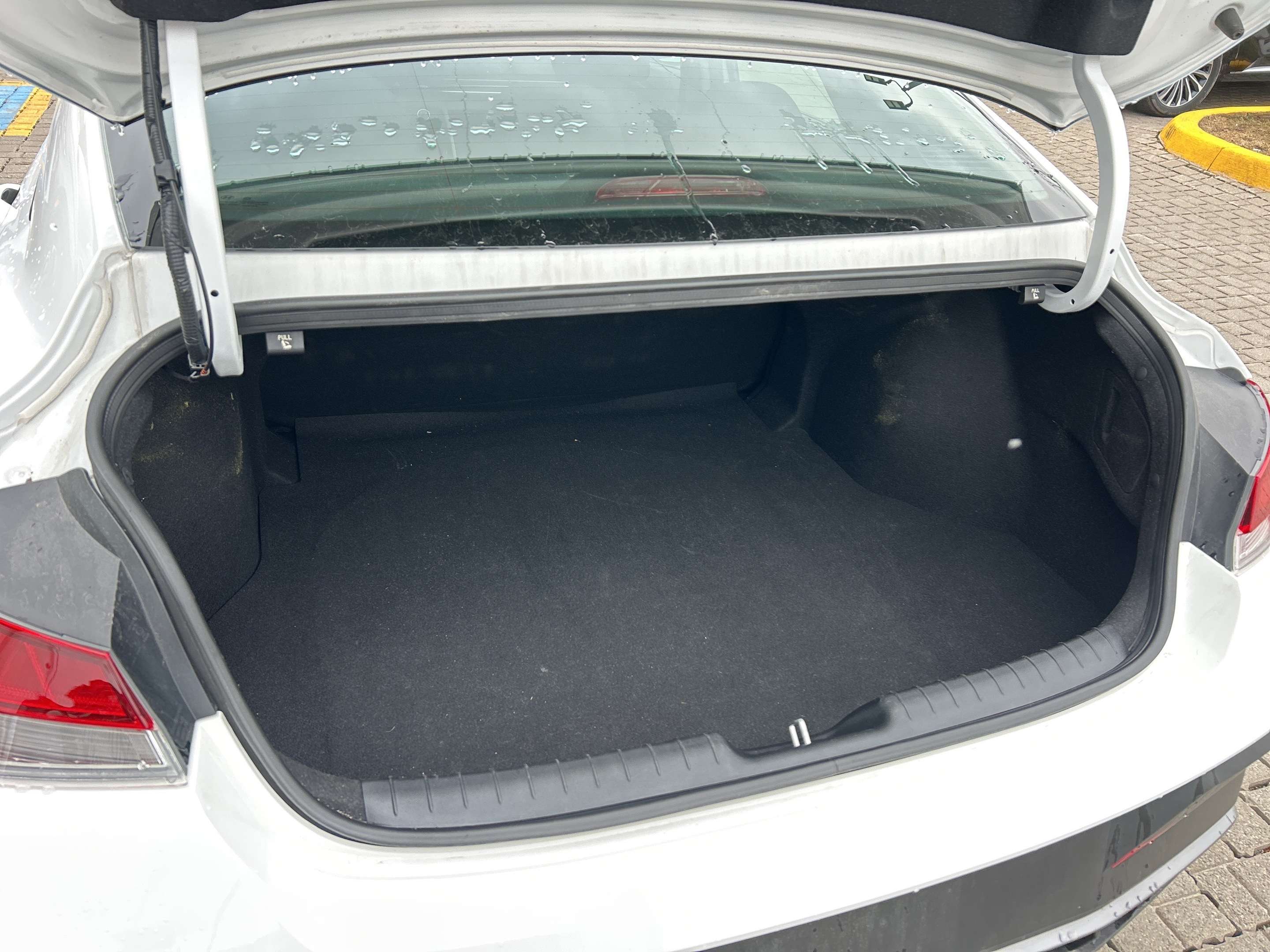 2025 Hyundai Elantra Preferred IVT — снимка 1