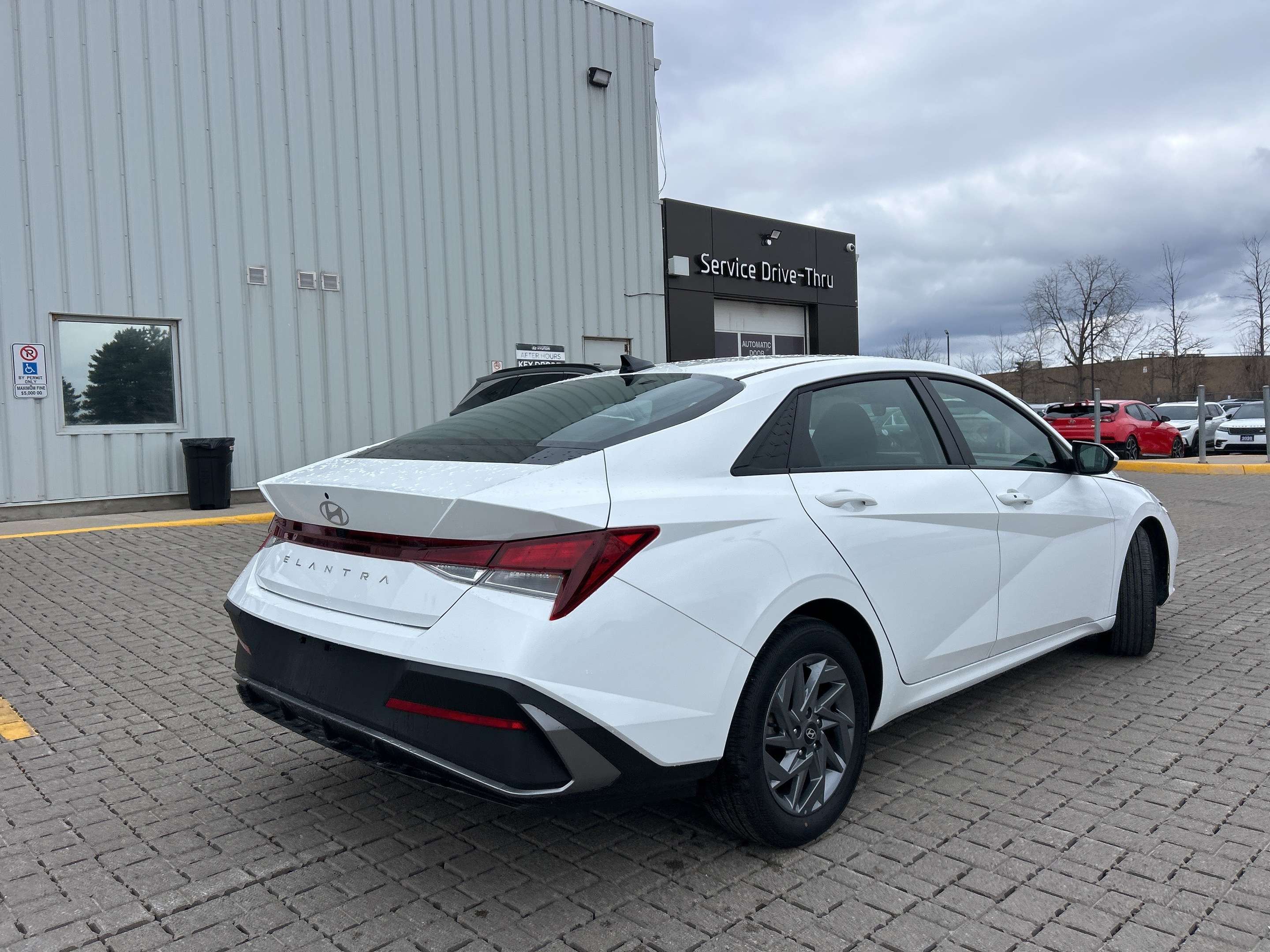 2025 Hyundai Elantra Preferred IVT — снимка 1
