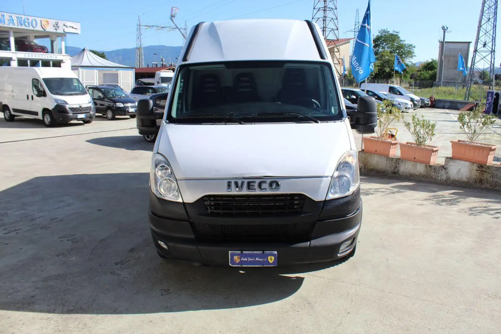 Iveco Daily 35S11 Pari al nuovo Bianco - 2