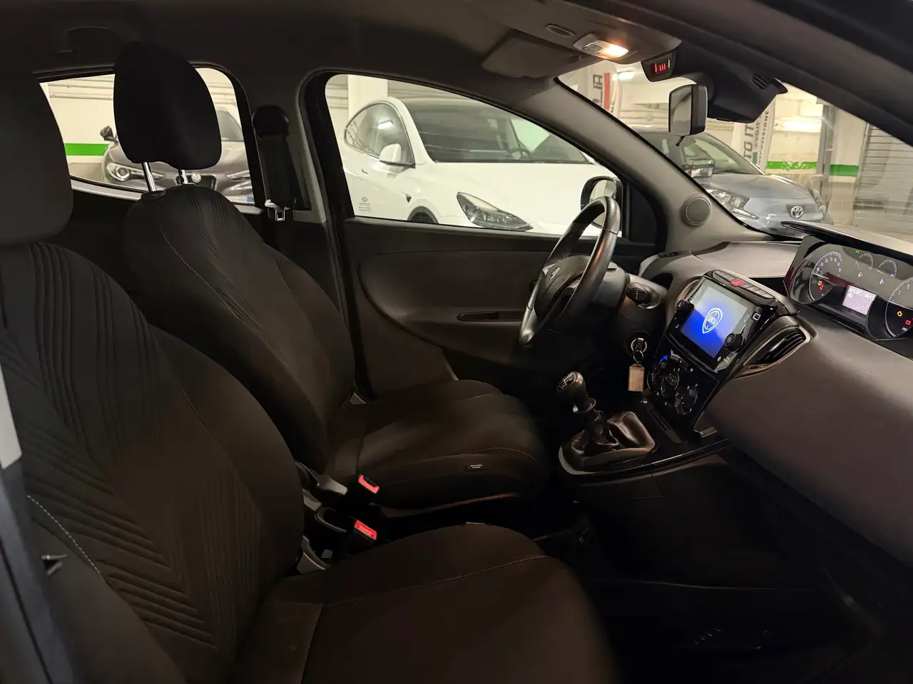 Lancia Ypsilon 2023 — фото 11