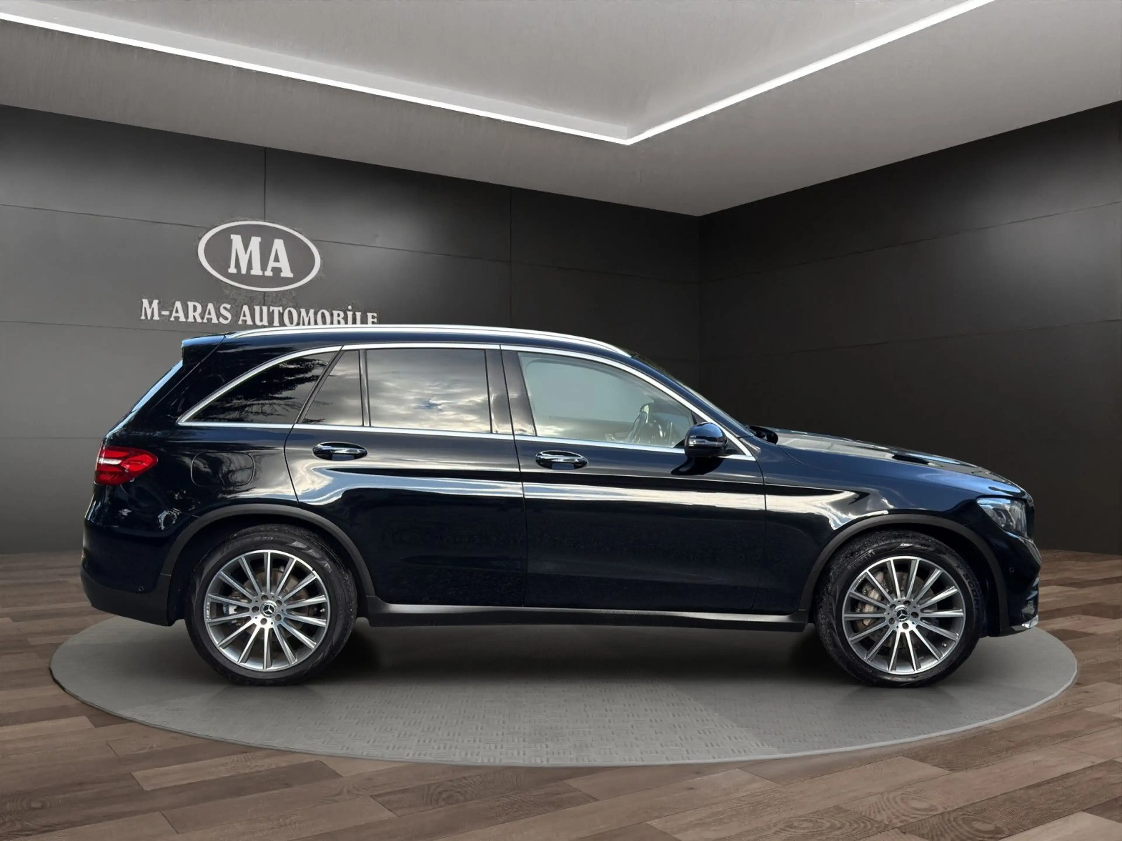 Mercedes-Benz GLC 350 d 4Matic AMG Pano Head-Up Burmester — photo 6
