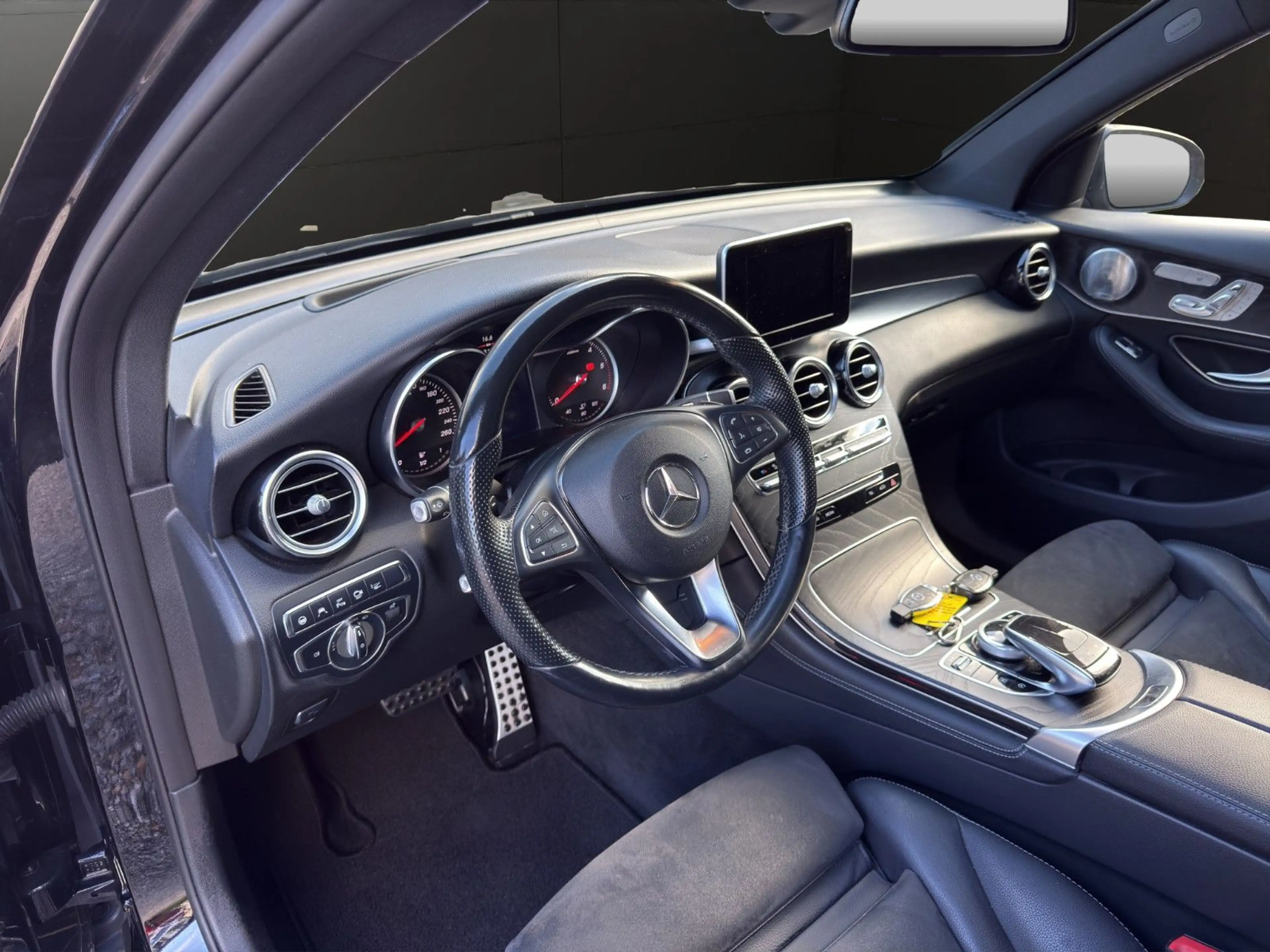 Mercedes-Benz GLC 350 d 4Matic AMG Pano Head-Up Burmester — photo 11