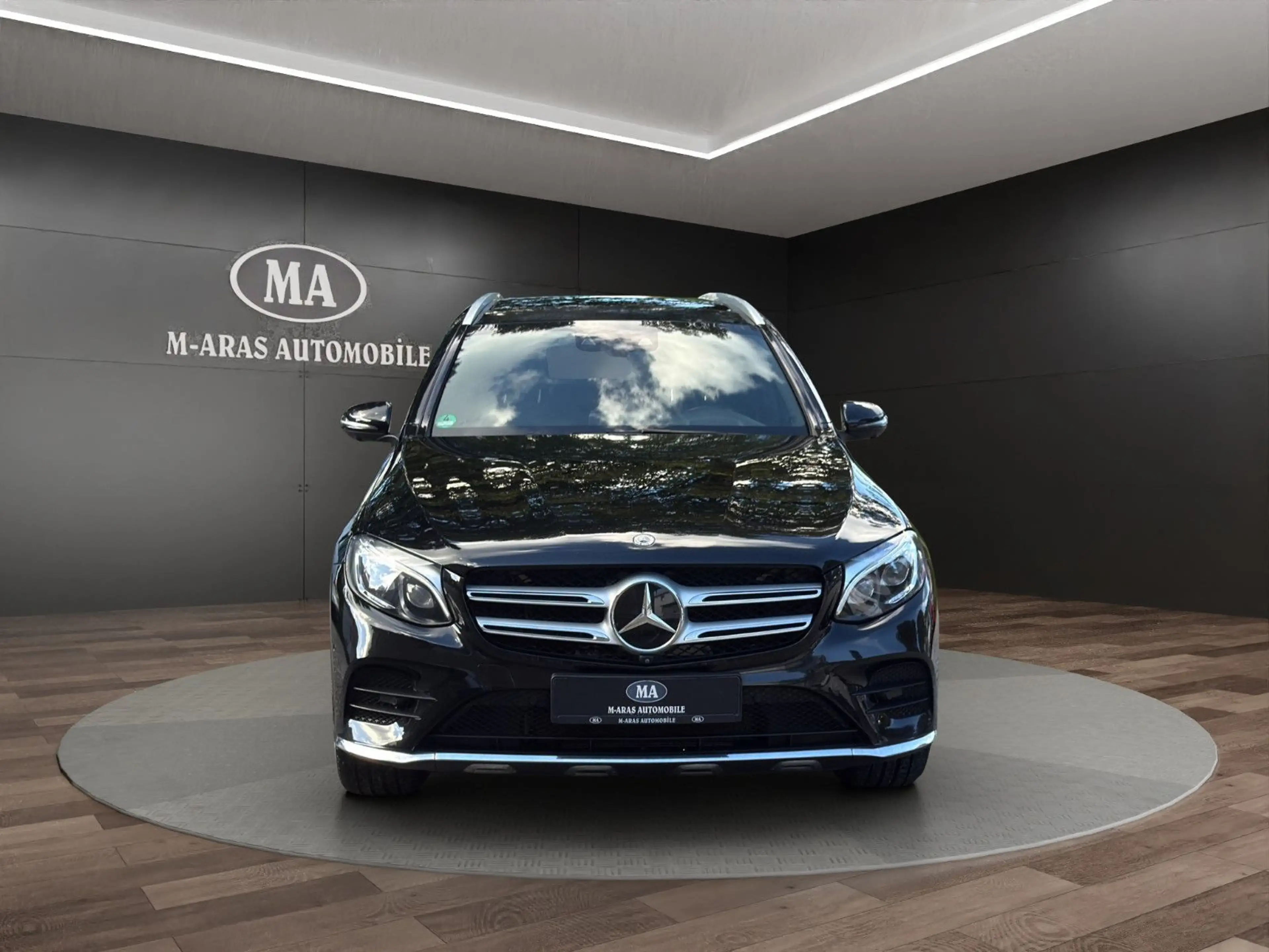 Mercedes-Benz GLC 350 d 4Matic AMG Pano Head-Up Burmester — photo 2
