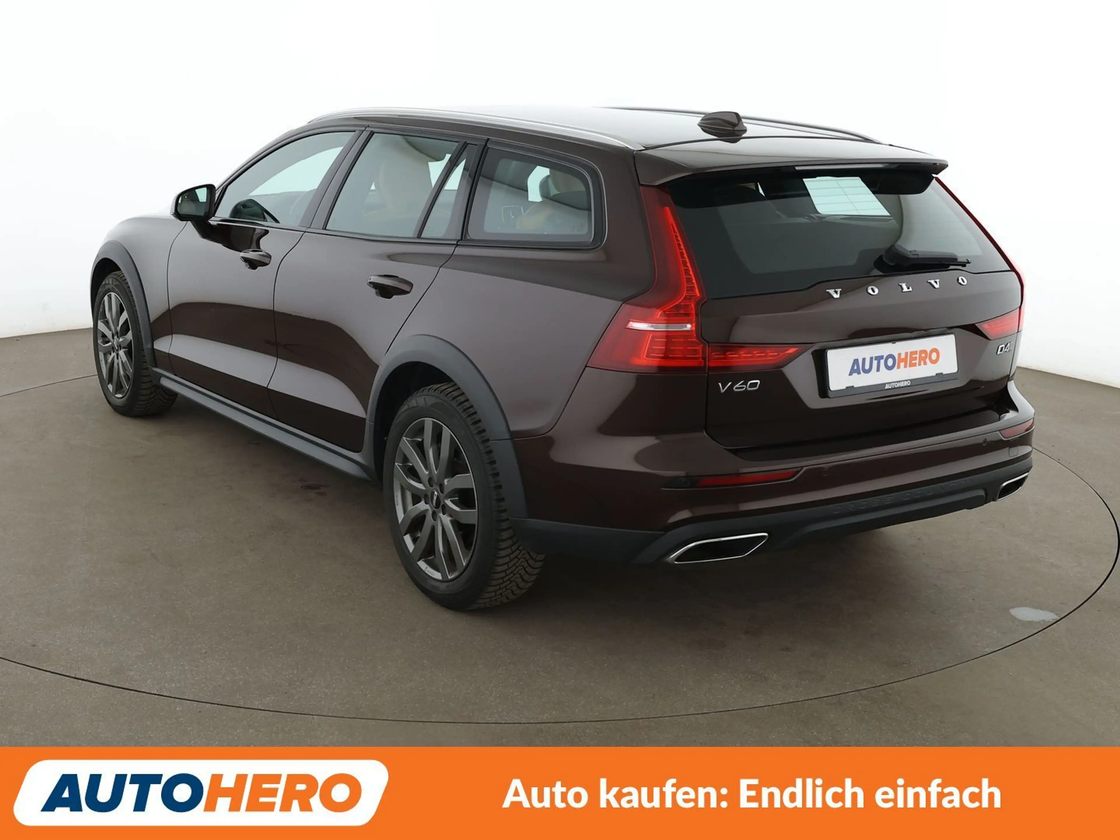 Volvo V60 Cross Country 2.0 D4 AWD Aut.*NAV*TEMP*360CAM*PDC*SHZ*AHK*ALU* — photo 4