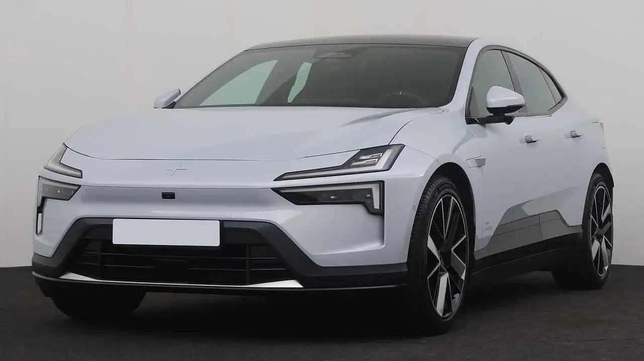 Polestar 4 2025