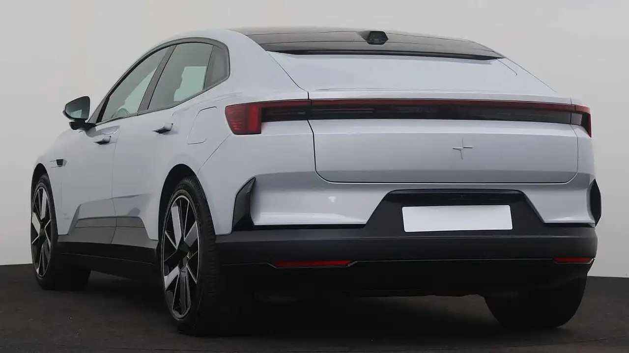 Polestar 4 2025