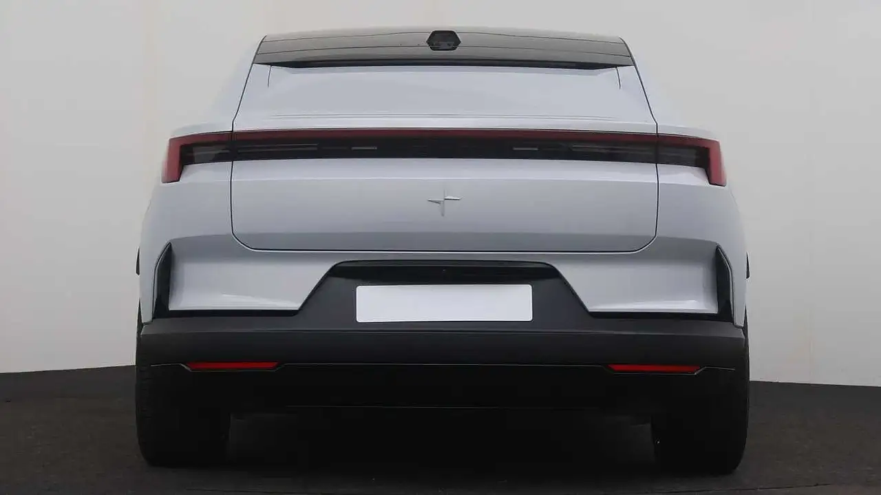 Polestar 4 2025