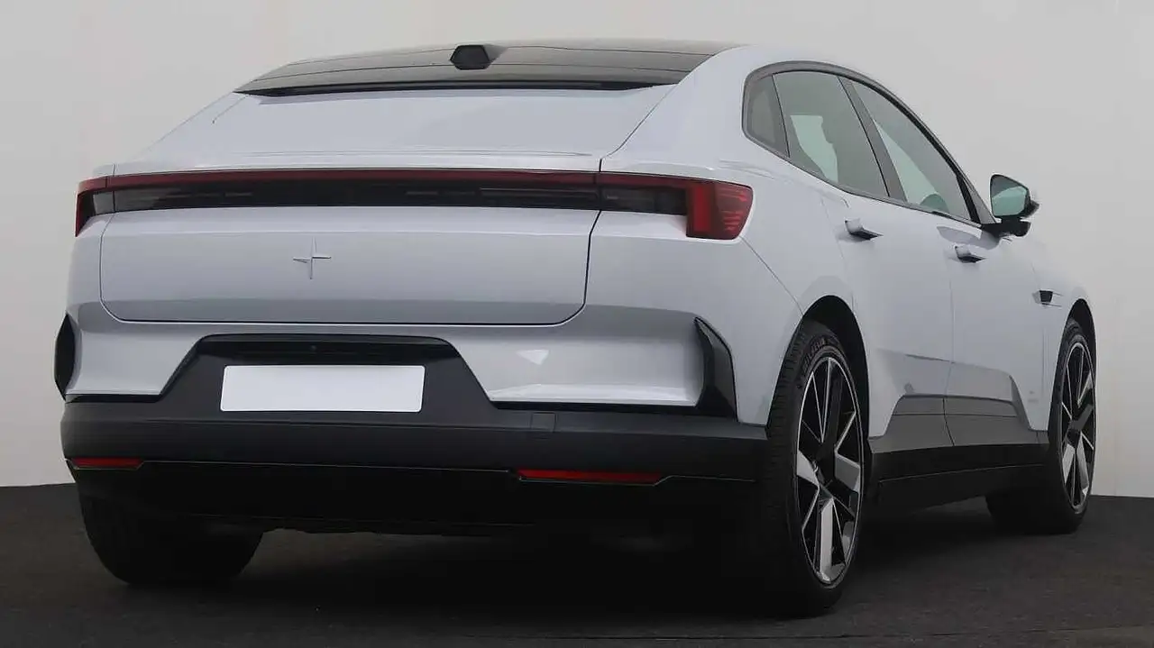 Polestar 4 2025